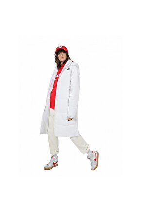 Wmns Mont Nsw Tf Thrmr Clsc Parka (FB7675-100) Bir Beden Küçük Almanızı Öneriyoruz