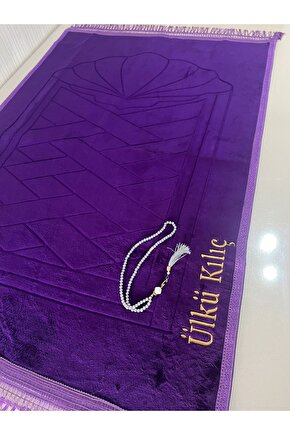 LÜKS PELUŞ SECCADE İSME ÖZEL KİŞİYE ÖZEL İSİM İŞLEMELİ KALİTELİ DİZ ACITMAZ SECCADE 80X120
