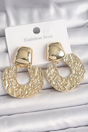Pirinç Gold Renk Sallantı Işlemeli Plaka Model Kadın Küpe