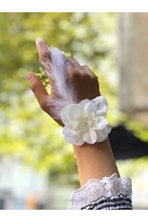 Bride To Be Nedime Gelin Bilekliği Tüy Ve İnci Boncuk Detaylı Beyaz Renkli Bekarlığa Veda Partisi Bi