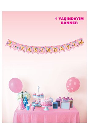 Pembe Üzerine Gold Yazılı 1 Yaşındayım Banner