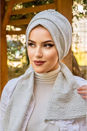 Beyaz Siyah Puanlı Atkılı Bone