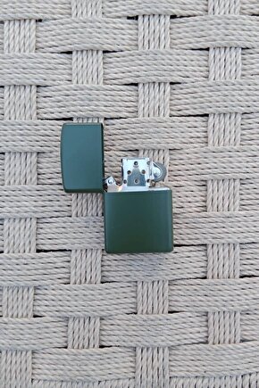 Haki Renkli Benzinli zippo Cakmak