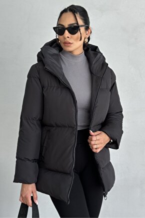 Kadın Siyah Kapüşonlu Şişme Mont