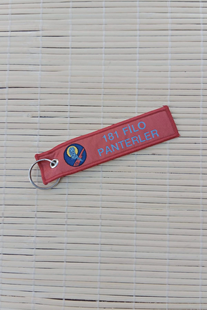 181 Filo Panterler Yazili Kirmizi Beyaz Nakis İslemeli Bez Anahtarlik