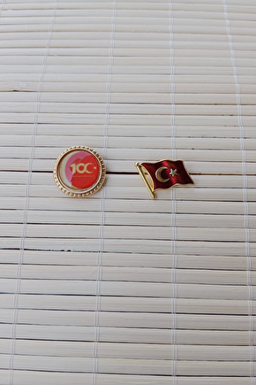 2 Adet 100.yil Ve Dalgalanan Bayrak Sarrafiyeli Taki Ceket Yaka İgnesi Yaka Rozeti