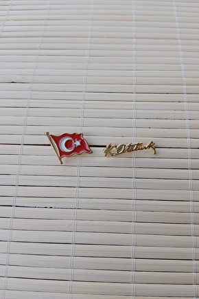 2 Adet Dalgalanan Bayrak Ve K.ataturk İmzali Sarrafiyeli Taki Ceket Yaka İgnesi Yaka Rozeti