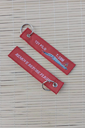 2 Adet 121. Filo T-38m Remove Before Flight Yazili Kirmizi Beyaz Nakis İslemeli Bez Anahtarlik
