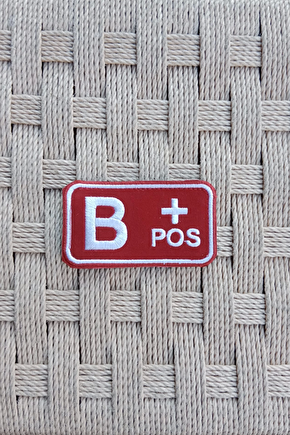 Kirmizi Kadife Zemin Beyaz Nakis İslemeli B + Pos Kan Gruplu Arma Patch Pec
