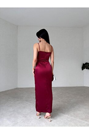 Yırtmaç Detaylı Askılı Bordo Saten Elbise