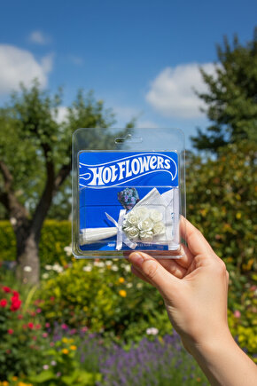 Love Flowers Özel Seri Sevgiliye Hediye Minik Beyaz Gül Buketi