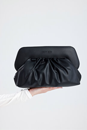 Heybes Kadın Siyah Vegan Deri Büzgü Tasarım Mıknatıs Mekanizmalı Modern El Çantası