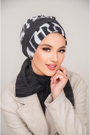 Siyah Beyaz Piliseli Fularlı Bone