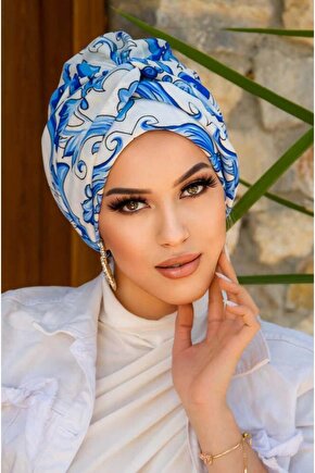 Saks Beyaz Retro Desen Burgu Detaylı Bone