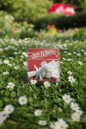 Hot Flowers Tasarım Koleksiyon Ürünü Beyaz Gül Buketi Sevgiliye Hediye Minik Buket