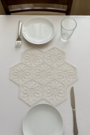 Fransız Dantel Detaylı 6 Adet Runner, Masa Üzerine Runner,