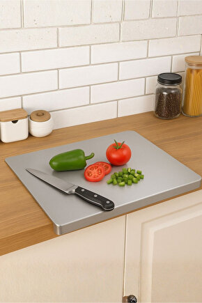 Tezgah Üstü Bükümlü Metal Yoğurma Kesme ve Doğrama Tahtası – Paslanmaz Çelik, Hijyenik 35x45 Cm