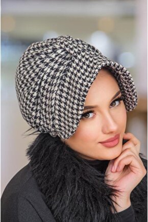 Siyah Kazayağı Kaşe Şapkalı Bone