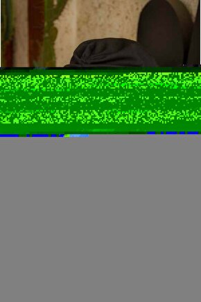 Siyah Metal Detaylı Tesettür Şapka Bone