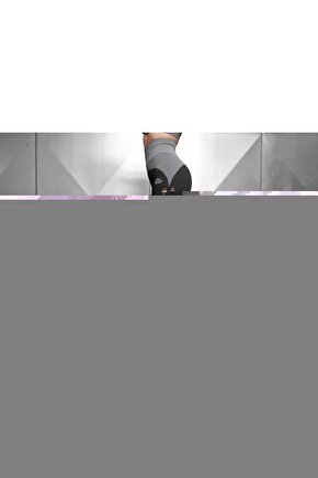 Astronot Uzayda Retro Ahşap Poster