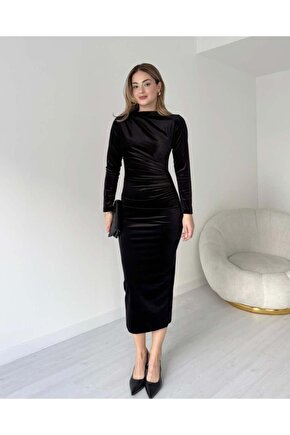 Siyah Uzun Kollu Büzgü Detay Kadife Kumaş Midi Boy Elbise