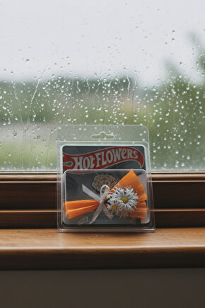 Hot Flowers Beyaz Papatyalı Minik Buket