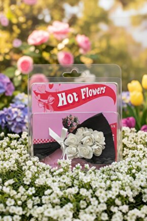Hot Flowers Özel Tasarım Çiçekli Koleksiyon Ürünü Beyaz Gül Buketi Sevgiliye Hediye Minik Buket