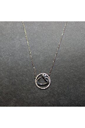 Halka Içi Kalpli Vav Kolye