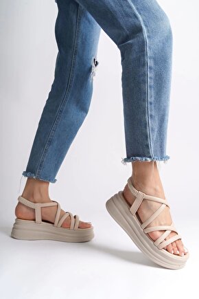 BELLA Lastikli Şerit Detaylı Ortopedik Taban Kadın Sandalet CKT - Krem