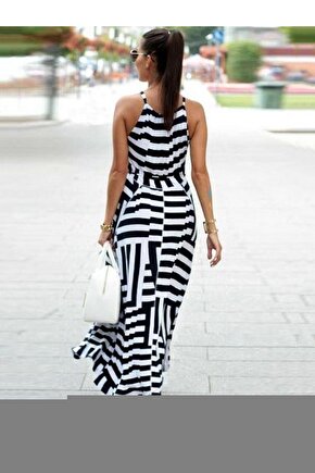 Merdivendeki Renkli Çiçeklersanatsal Çerçeve Görünümlü Ahşap Tablo