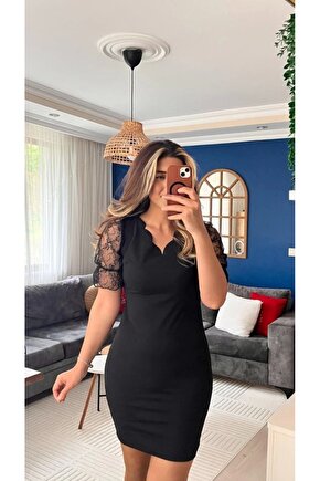 Kadın Kısa Kollu Dantelli V Yakalı Yanlardan Büzgülü çapraz Detaylı Ithal Krep Elbise