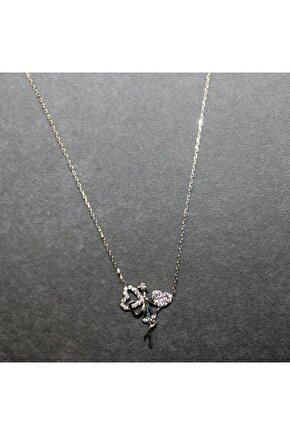 Kalpli Kanatlı Kadın