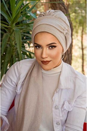 İnci Pudrası Işıltılı Toka Detaylı Atkılı Bone