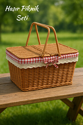 Kapaklı Hasır Piknik Sepeti – Dantelli, Kırmızı Kareli Kumaşlı, Şık ve Doğal Tasarım 39 cm