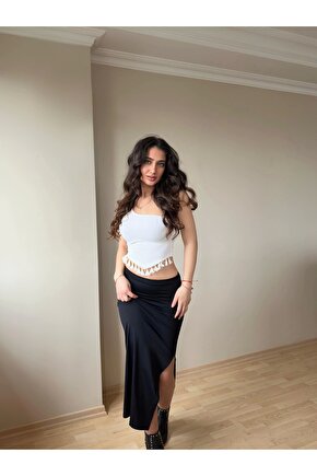 Beyaz Püskül Detay Bluz