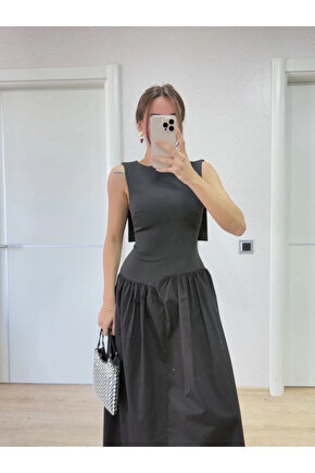 Arkası Kanatlı Uzun Elbise- Siyah