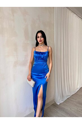 YIRTMAÇ DETAYLI ASKILI SATEN ELBİSE