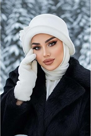 Kırık Beyaz Aksesuarlı Atkılı Vintage Şapka