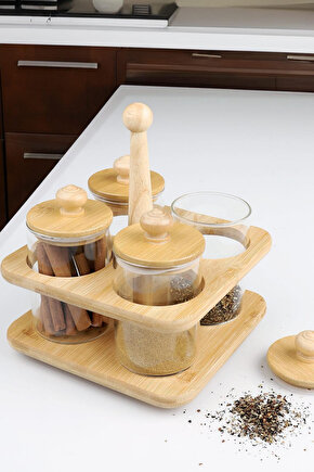 Bambulu 4’lü Cam Baharatlık Seti – Kapaklı & Standlı Döner Tasarım Düzenleyici