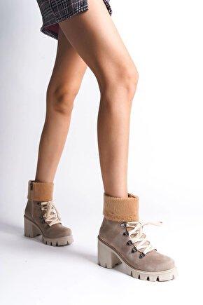 EMMA Bağcıklı Fermuarlı Ortopedik Taban Topuklu Kürk Detaylı Süet Kadın Bot - Ten