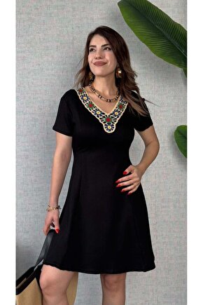 Kadın Penye Kumaş Çiçek Desenli Nakışlı Elbise