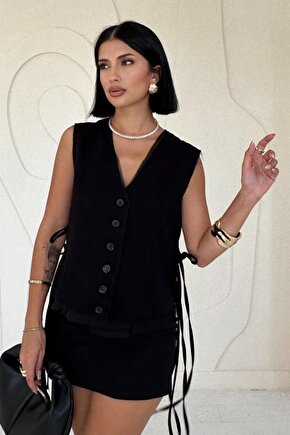 Siyah Yanları Bağcıklı Yelek