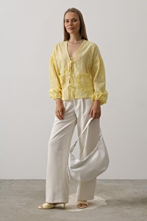 Sidelya Concept Kalp Detaylı Bağlamalı Brode Bluz - Sarı