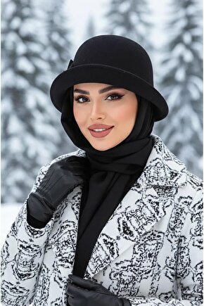 Siyah Aksesuarlı Atkılı Vintage Şapka