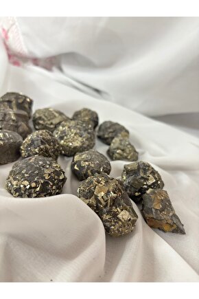 Pirit taşı. 34-140gr arasında değişiklik gösterebilir