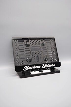 EL YAZI FONTLU KİŞİYE ÖZEL İSİMLİ SİYAH PLEKSİ MOTOR PLAKALIĞI