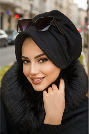 Siyah Kışlık Şapkalı Bone