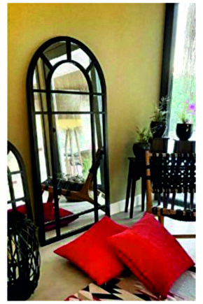 DEKORATİF LAKE CİLALI BOY AYNASI 80X180