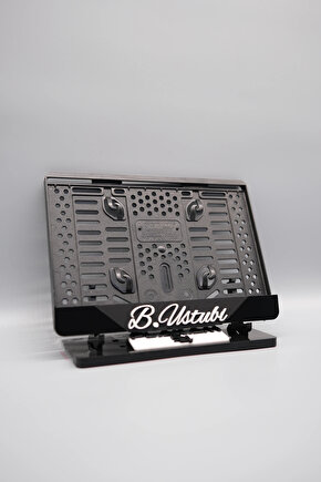 EL YAZI FONTLU ORTASI MAT SİYAH PARÇALI KİŞİYE ÖZEL İSİMLİ PLEKSİ MOTOR PLAKALIĞI