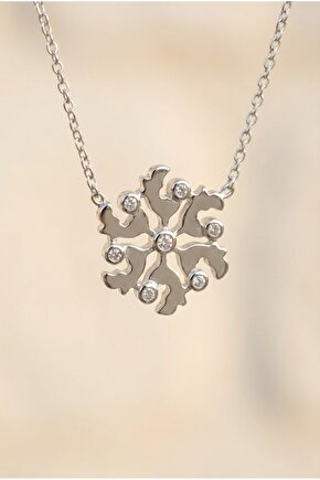 Ince Kar Tanesi Kolye